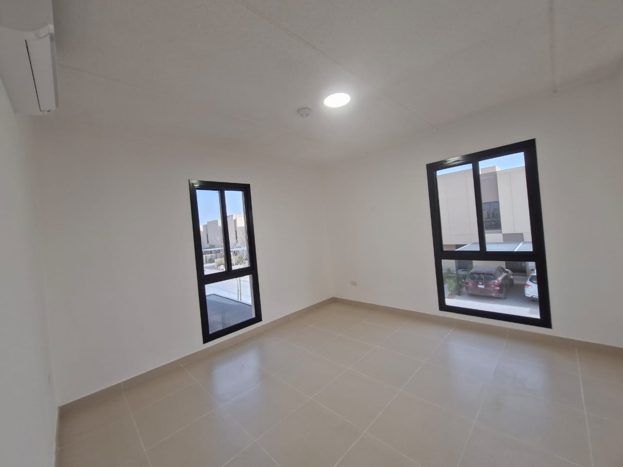 🏰 **Modern Luxury Villa | Sidra District – Roshn